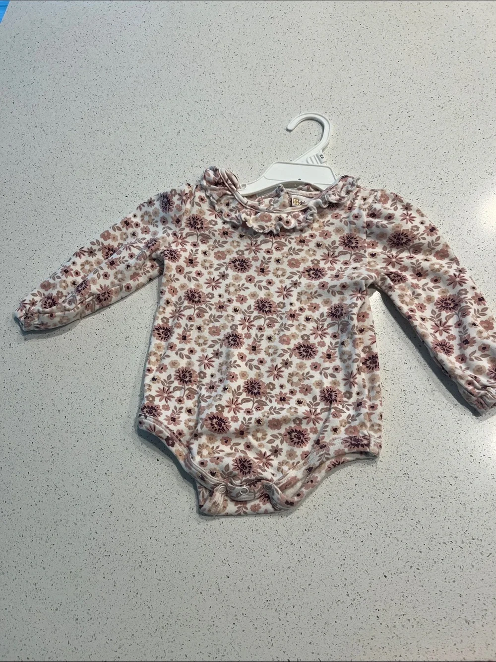 5/$35 used daisy Fuentes 3 piece matching dress set (no callouts)